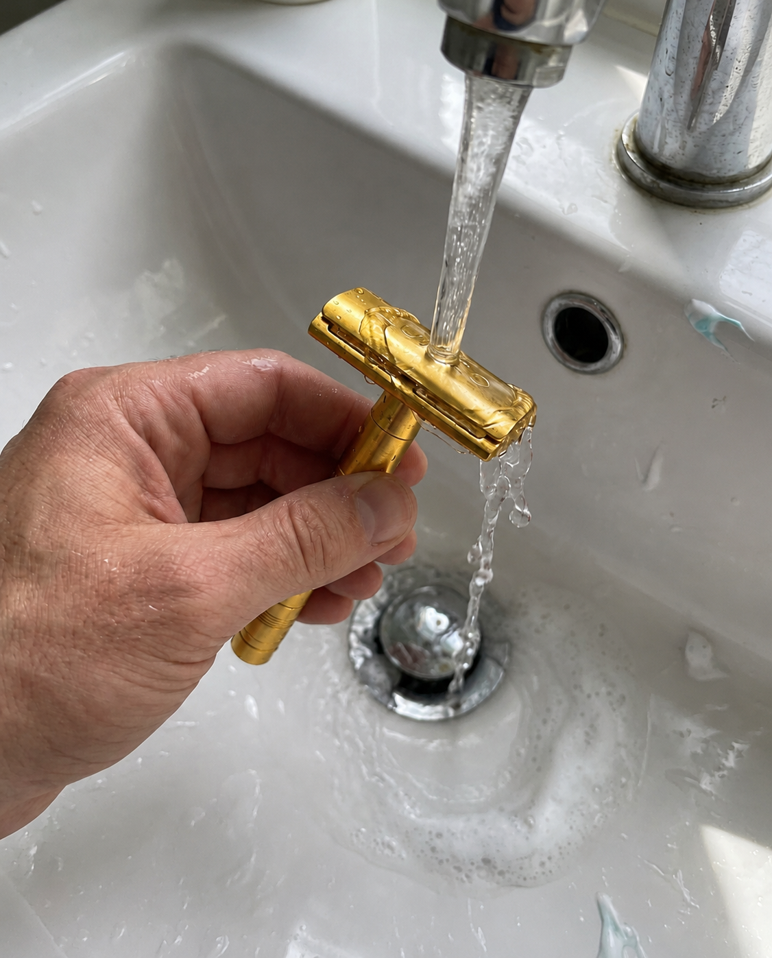 The Tempest Razor: Precision Engineered for a Superior Shave